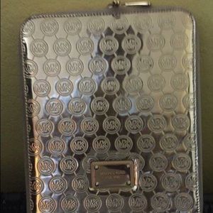 Michael Kors Tablet case rose gold